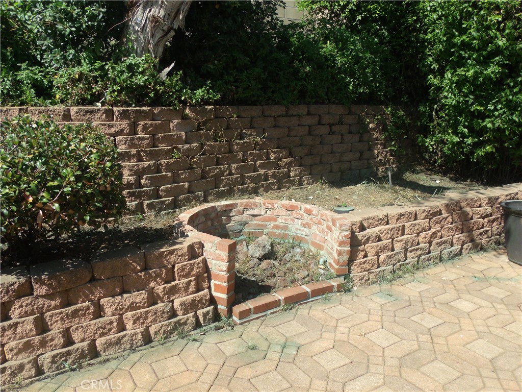 https://media.crmls.org/medias/c25ae503-226e-464b-a39f-d38998f7d8c2.jpg?preset=X-Large