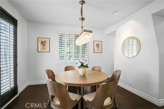 632 Hartwell Court, Altadena CA: https://media.crmls.org/medias/c25b220a-d04b-490f-b7cd-e382b4e2d7ca.jpg