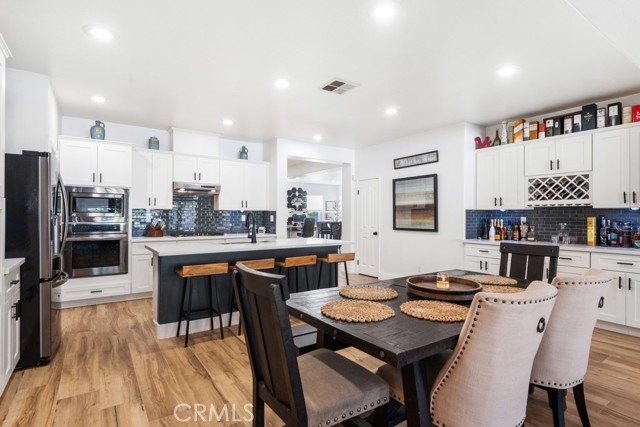 5970 Fairlane Avenue, Eastvale CA: https://media.crmls.org/medias/c25c04ae-8ca1-4242-a8da-851b74ddc837.jpg