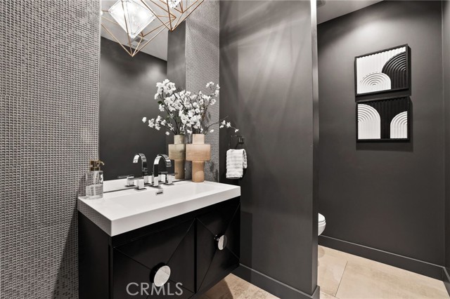 Detail Gallery Image 38 of 75 For 10372 Crawford Canyon Rd, Santa Ana,  CA 92705 - 5 Beds | 7/1 Baths