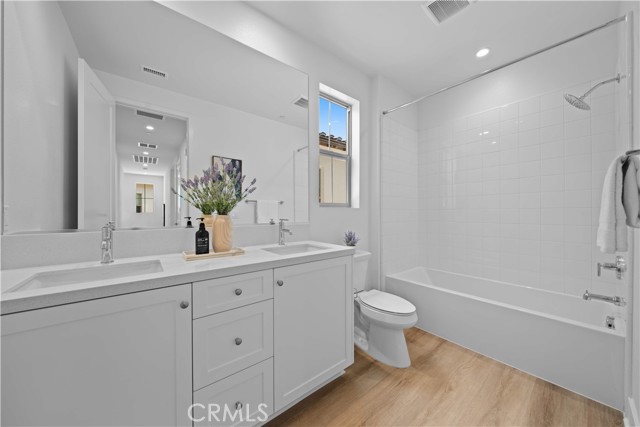 114 eversedge, Irvine CA: https://media.crmls.org/medias/c25d6ad6-e436-4682-8746-a3765498cde3.jpg