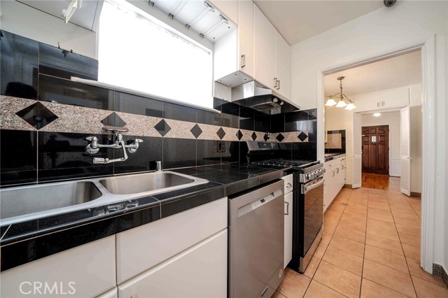 Drew Fenton | 433 S Bundy Drive Los Angeles CA | MLS: 7457083