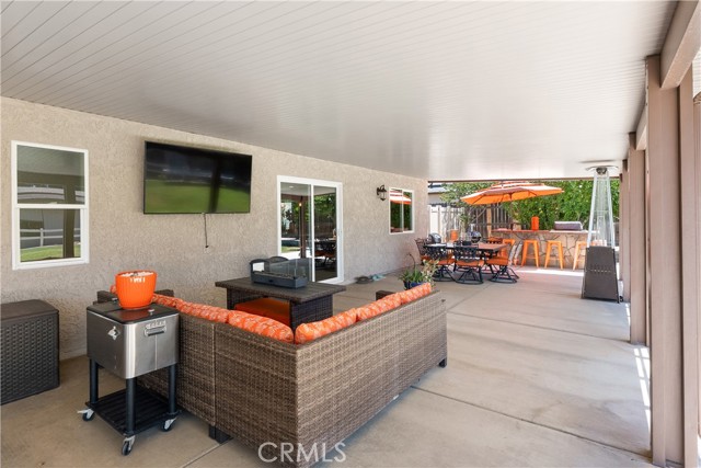 33127 Camelot Drive, Yucaipa CA: https://media.crmls.org/medias/c25dc14a-87eb-4c82-a829-2d59e0f5f632.jpg