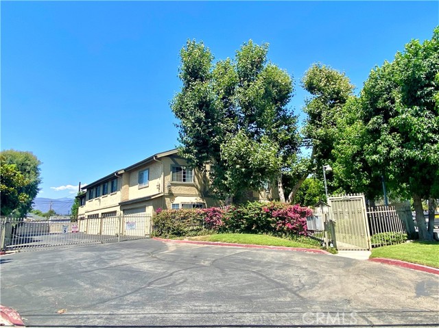 181 W La Verne Ave #11, Pomona, CA 91767