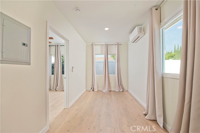 Detail Gallery Image 4 of 15 For 17416 Los Alimos St, Granada Hills,  CA 91344 - 1 Beds | 1 Baths