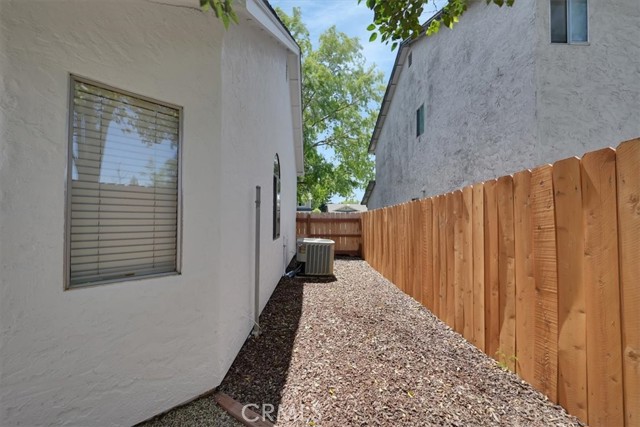 Detail Gallery Image 63 of 75 For 32 Glenshire Ln, Chico,  CA 95973 - 3 Beds | 2/1 Baths