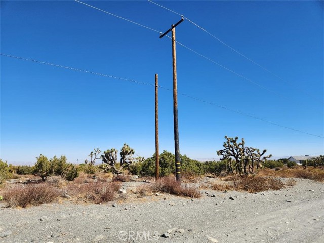 Detail Gallery Image 8 of 12 For 12 Cambria Rd, Pinon Hills,  CA 92372 - – Beds | – Baths