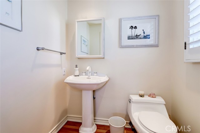 309 3rd Street, Manhattan Beach CA: https://media.crmls.org/medias/c26242e3-931b-4ef3-a58b-ed5e2d8a989b.jpg