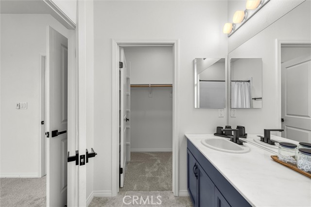 12039 Stanley Park Court, Hawthorne CA: https://media.crmls.org/medias/c2645d6f-8f3f-42e2-a670-86fb086a099c.jpg
