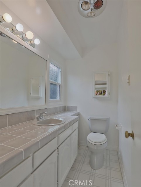 1017 Cordova Avenue, Glendale CA: https://media.crmls.org/medias/c2647146-843d-4bf1-a191-cfa73b78b0dc.jpg