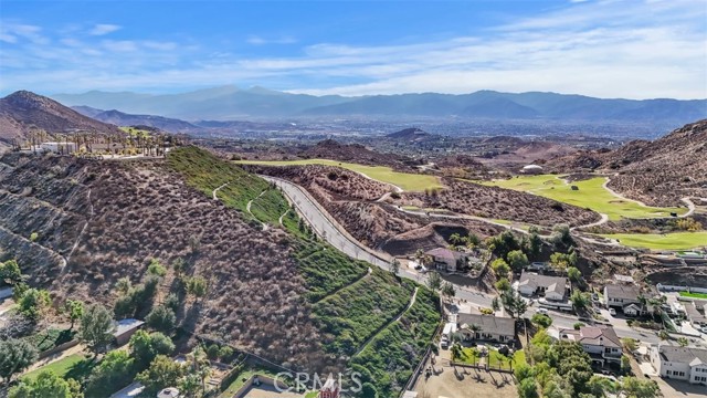 4110 Crestview Drive, Norco CA: https://media.crmls.org/medias/c264f962-becf-48f1-b28c-1f7a80b244b6.jpg