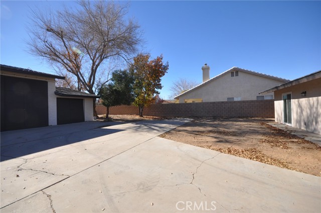 Detail Gallery Image 11 of 16 For 18015 Sunburst Rd, Victorville,  CA 92395 - 2 Beds | 2 Baths