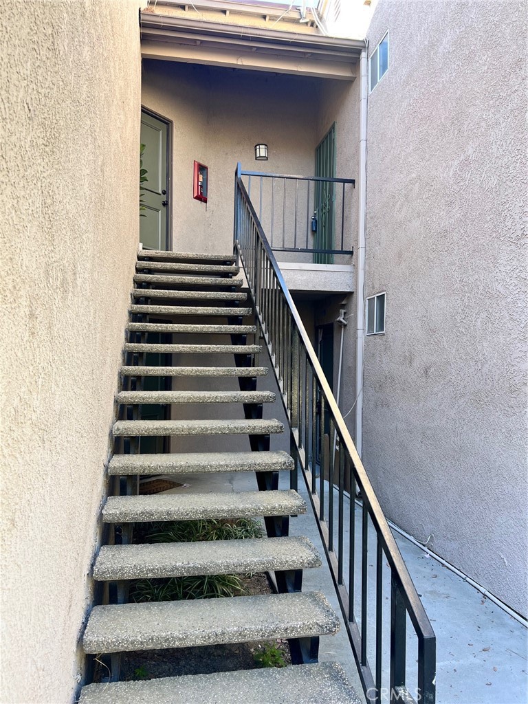 https://media.crmls.org/medias/c26620d2-ebdc-4cda-8f22-de62cd2cc14b.jpg?preset=X-Large