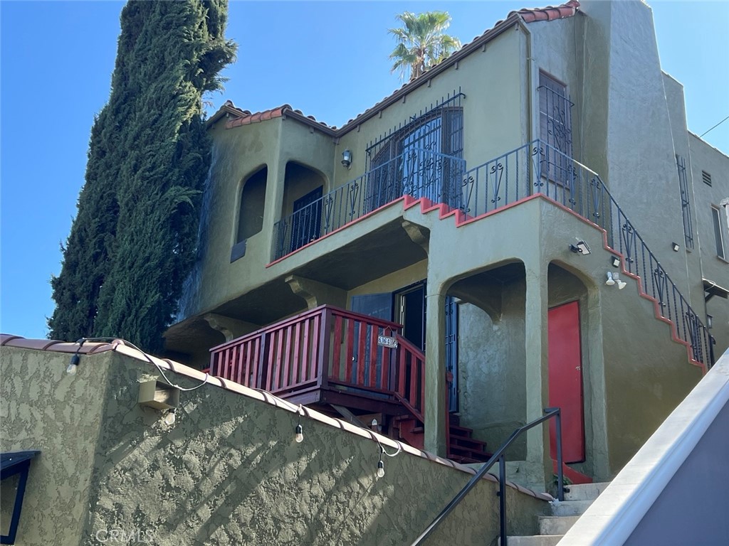 1/2 Outlook Avenue