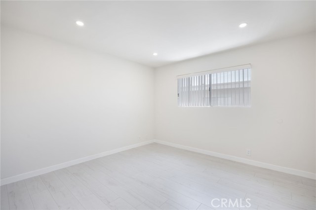 Detail Gallery Image 8 of 15 For 333 Riverdale Dr #8,  Glendale,  CA 91204 - 2 Beds | 1/1 Baths