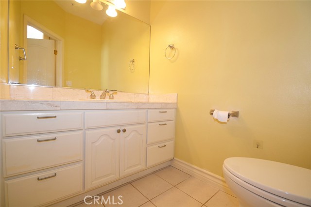Detail Gallery Image 7 of 23 For 2203 Harriman Ln #B,  Redondo Beach,  CA 90278 - 4 Beds | 2/1 Baths