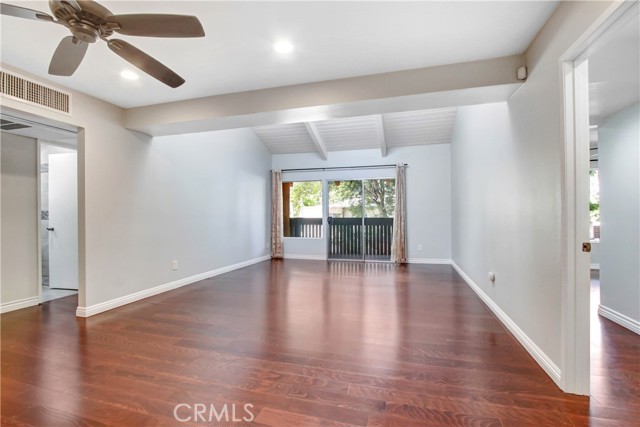 Detail Gallery Image 2 of 15 For 18350 Hatteras St #255,  Tarzana,  CA 91356 - 3 Beds | 2 Baths