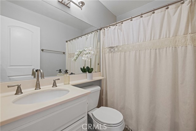 Detail Gallery Image 14 of 18 For 28421 Victoria Rd, Castaic,  CA 91384 - 2 Beds | 2 Baths