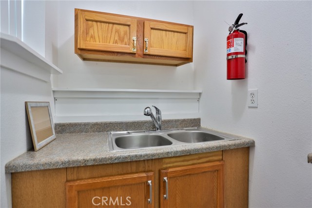 Detail Gallery Image 5 of 40 For 23339 Seeley Way, Crestline,  CA 92325 - 2 Beds | 2 Baths