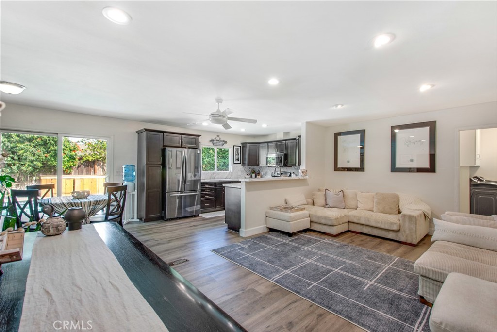 MLS #OC25138395 img 8