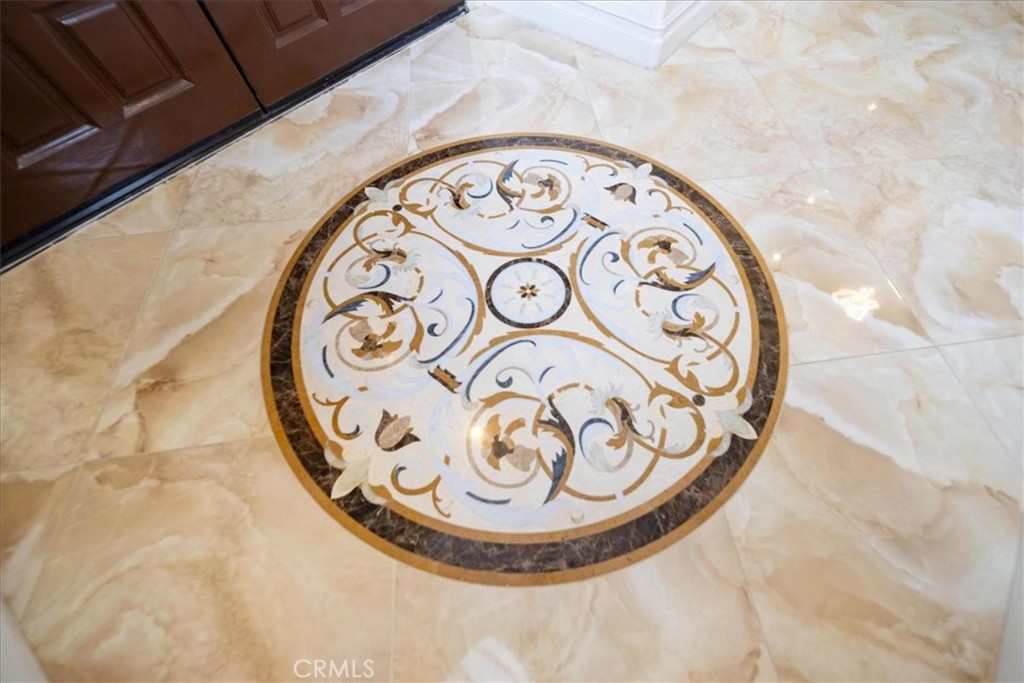 https://media.crmls.org/medias/c26b4b59-a48f-473f-a6d6-5f386b290bdc.jpg?preset=X-Large