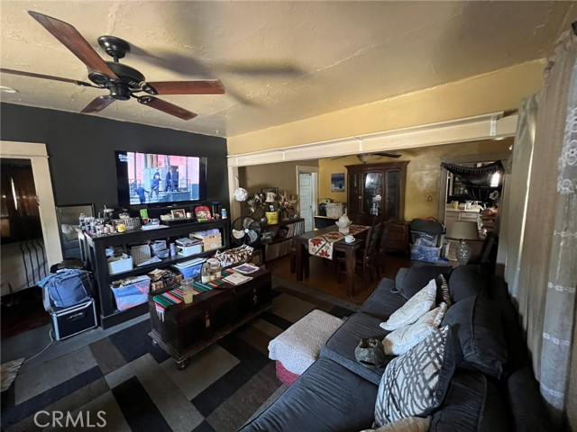 1327 S Gage Avenue, Los Angeles CA: https://media.crmls.org/medias/c26c38c0-542b-4871-a7ad-5cf45d343178.jpg