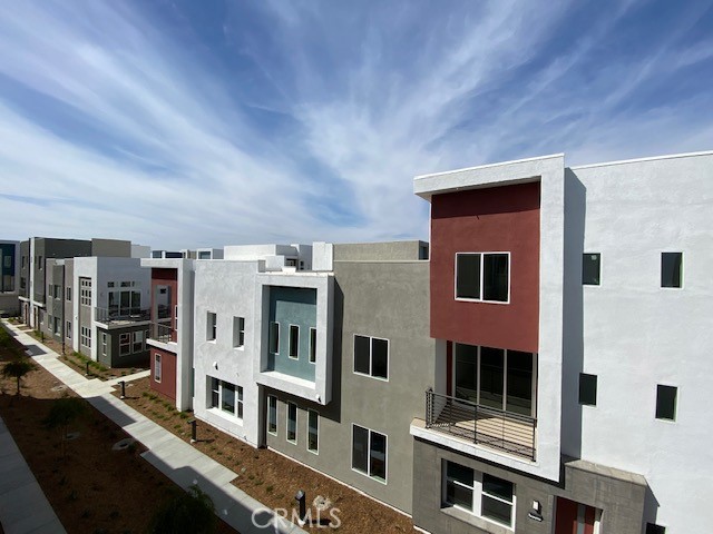 26955 Prospector Road, Valencia CA: https://media.crmls.org/medias/c26c8272-31f3-4ec4-a81e-64d3ad3c9790.jpg