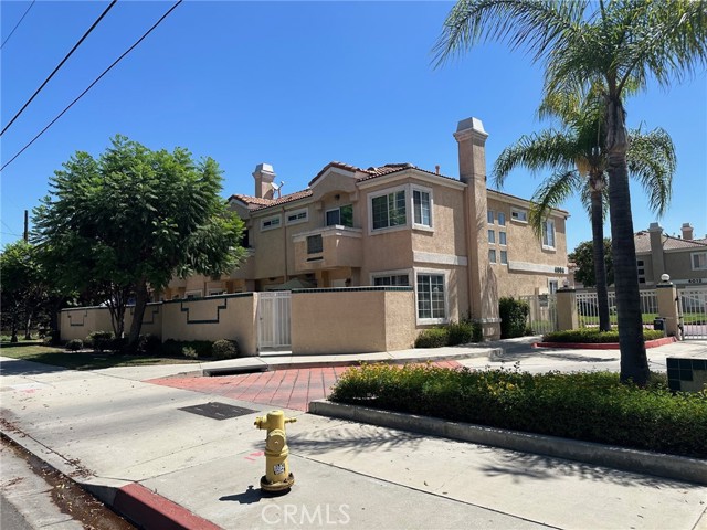 Detail Gallery Image 3 of 7 For 4004 Rosemead Bld #2,  Pico Rivera,  CA 90660 - 3 Beds | 2/1 Baths