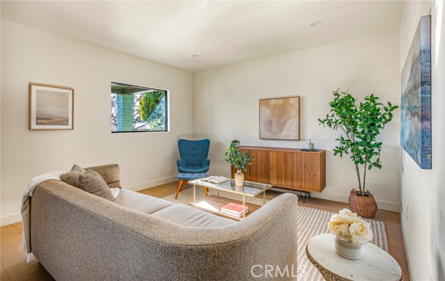 Detail Gallery Image 5 of 20 For 5125 Meridian St, Los Angeles,  CA 90042 - 3 Beds | 2 Baths