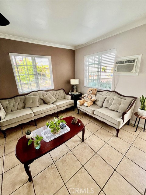 Detail Gallery Image 7 of 49 For 1081 Arrow Hwy, Azusa,  CA 91702 - 3 Beds | 2 Baths