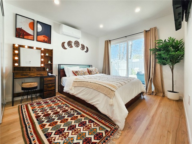 Detail Gallery Image 9 of 13 For 22131 Bassett Street, Canoga Park,  CA 91303 - 1 Beds | 1 Baths