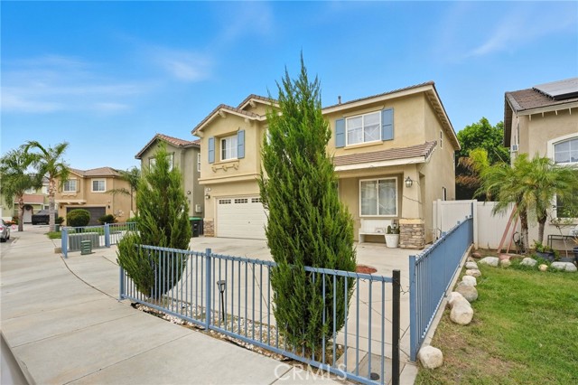 Detail Gallery Image 3 of 39 For 661 Corte San Julian, Perris,  CA 92571 - 4 Beds | 2/1 Baths