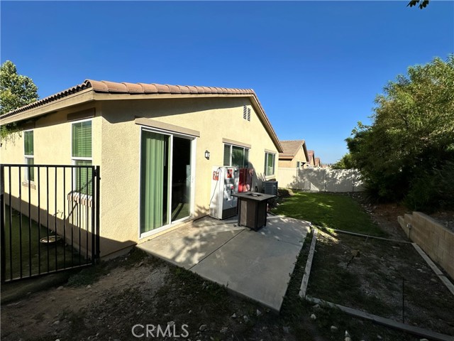 3978 Scarlet Oak Court, San Bernardino CA: https://media.crmls.org/medias/c26e7856-e0d9-4c50-b897-865ca51451a4.jpg
