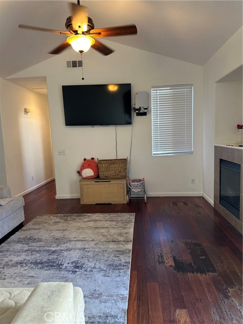 3913 Manquelo Court, Perris CA: https://media.crmls.org/medias/c26fb570-48dc-4a02-94eb-87f6dc0b31f7.jpg