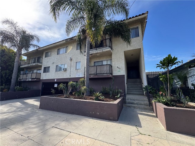 635 W 15th Unit: 13