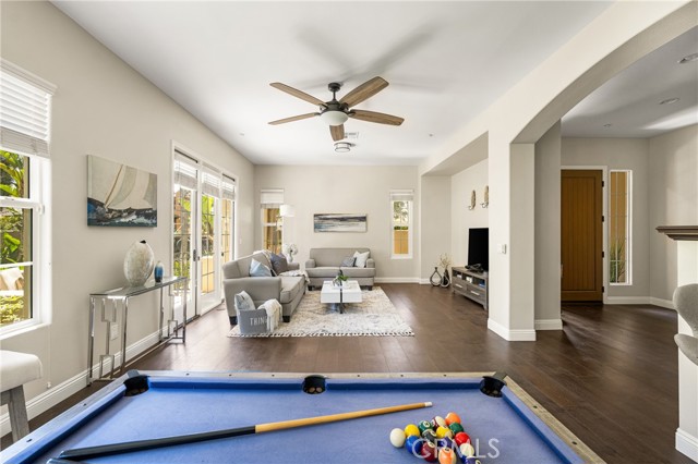 21270 Elda Cir, Huntington Beach CA: https://media.crmls.org/medias/c271d020-c11a-4ced-b16c-4b49dbfeaef2.jpg