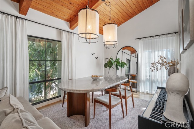 Detail Gallery Image 3 of 31 For 20134 Leadwell St. #218,  Winnetka,  CA 91306 - 3 Beds | 2 Baths