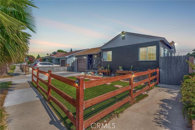 8209 Vista Del Rosa St, Downey, CA 90240