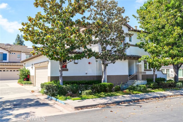 2348 Sunningdale Drive, Tustin CA: https://media.crmls.org/medias/c272f8f3-fda6-4683-a2f0-88a20c21ab5d.jpg