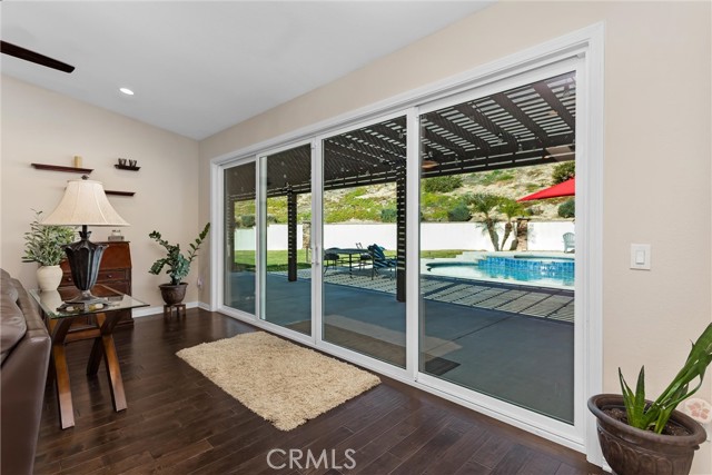 Detail Gallery Image 10 of 52 For 3009 Shadid, Colton,  CA 92324 - 5 Beds | 3/1 Baths