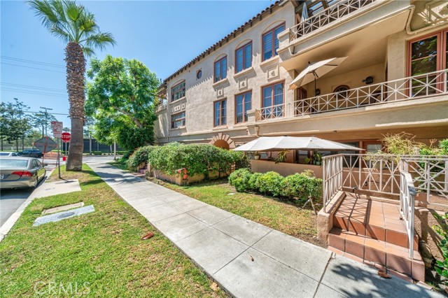 Detail Gallery Image 41 of 46 For 235 S Gale #102,  Beverly Hills,  CA 90211 - 2 Beds | 2 Baths