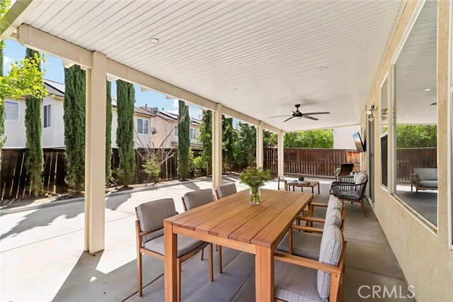 27220 Sterling Grove Lane, Canyon Country CA: https://media.crmls.org/medias/c2745dbb-98fd-4293-9804-5b8c7929b7d8.jpg
