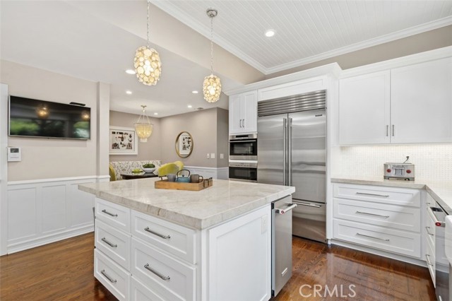 357 N Mayflower Avenue, Monrovia CA: https://media.crmls.org/medias/c274a697-90f6-4b2f-8ab2-d68d1d7af10f.jpg
