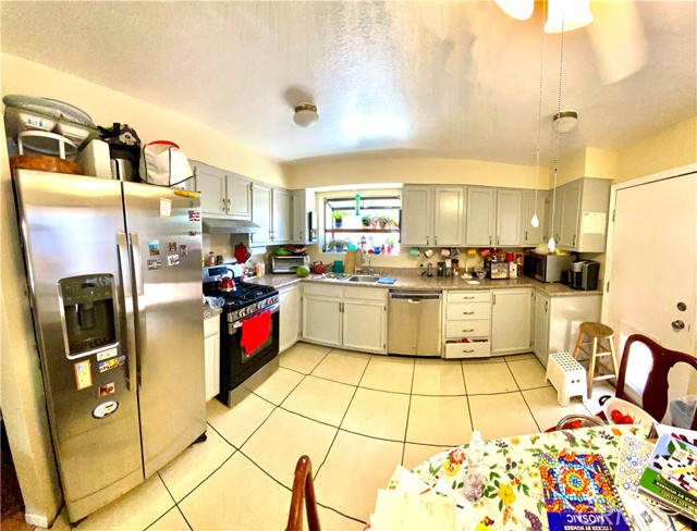 526 W Avenue J5, Lancaster CA: https://media.crmls.org/medias/c274e6d0-1223-4df9-8b39-b6b982e9df95.jpg