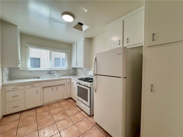 Detail Gallery Image 2 of 9 For 122 N Croft #7,  Los Angeles,  CA 90048 - 1 Beds | 1 Baths