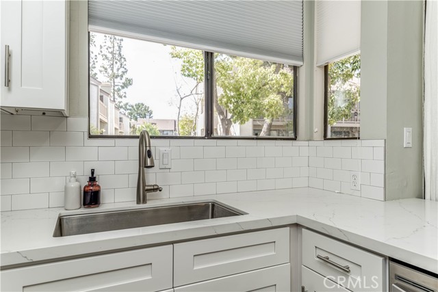 10560 Lakeside N Drive, Garden Grove CA: https://media.crmls.org/medias/c2751230-744b-4972-92d0-14b56e372fb0.jpg