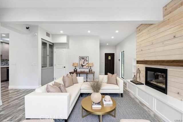 Detail Gallery Image 11 of 33 For 10831 Roycroft St #72,  Sun Valley,  CA 91352 - 3 Beds | 2/1 Baths