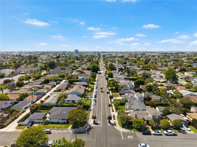 340 Broadway, Costa Mesa CA: https://media.crmls.org/medias/c275e355-a724-44b8-be99-ee277e1cae14.jpg