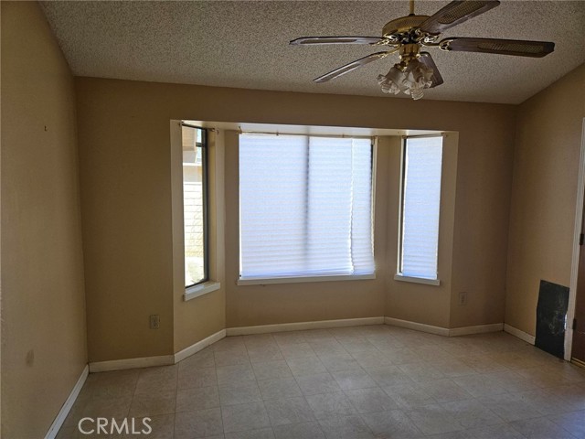 Detail Gallery Image 11 of 22 For 8348 Eucalyptus Ave, California City,  CA 93505 - 3 Beds | 2 Baths