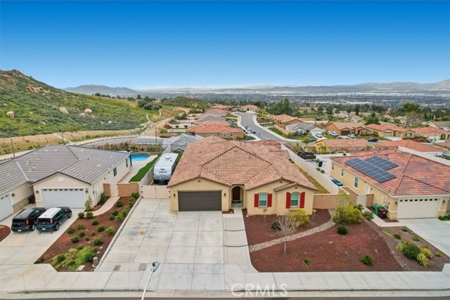 Detail Gallery Image 9 of 50 For 24897 Miners View Ln, Moreno Valley,  CA 92557 - 4 Beds | 2/1 Baths